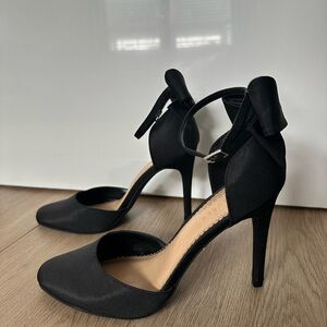 LC Lauren Conrad Black Bow Heels